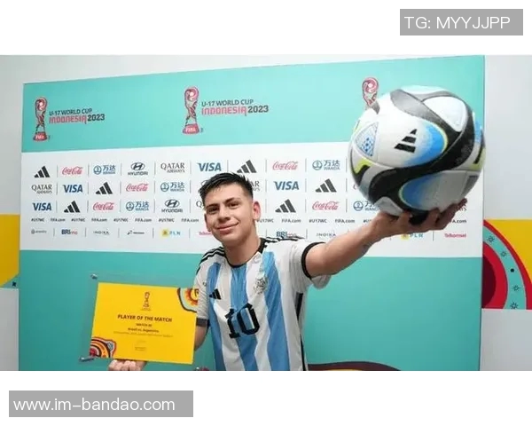 卡尔坦言追赶梅西的脚步仍需努力他始终是我心中的偶像